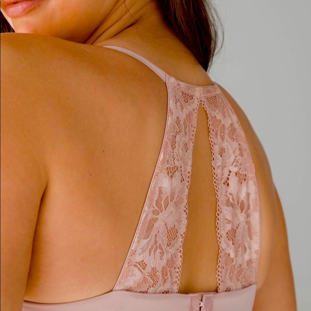 SOMA Embraceable Signature Lace Racerback Bra ✨